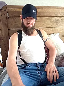 Snapshot of Icebearsticlese chatting on February 11, 2026, 9:58 pm Icebearsticlese online show from February 11, 2026, 9:58 pm