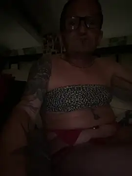 Ladyluve online show from August 5, 2026, 7:13 am