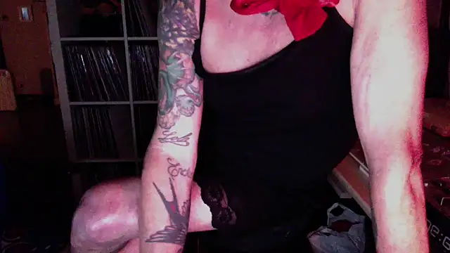 Ladyluve online show from October 27, 2025, 1:28 am