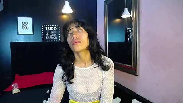 karolinee 66  online show from November 8, 2025, 7:50 pm