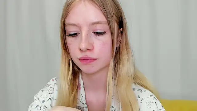 minidivaa  online show from March 5, 2025, 11:27 pm