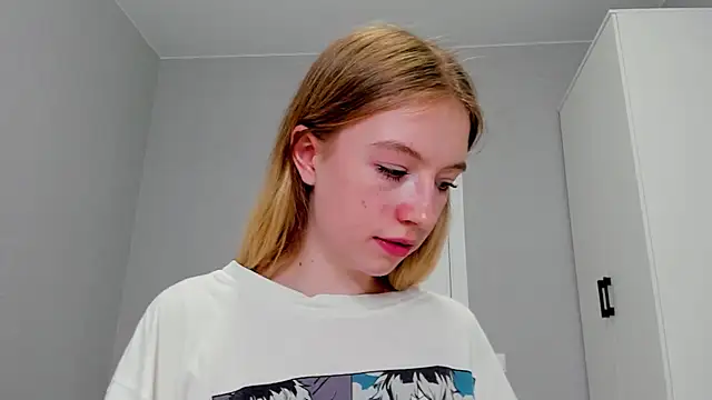 minidivaa  online show from January 24, 2025, 11:12 pm