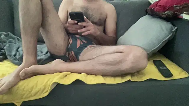 4small4inchlol online show from June 4, 2026, 11:37 am