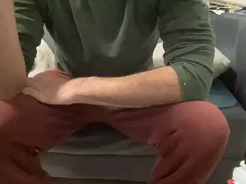 4small4inchlol online show from February 7, 2026, 8:06 pm