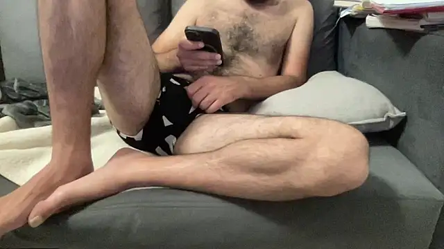 4small4inchlol online show from June 21, 2026, 9:42 pm
