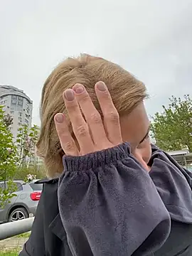 SandraCarter online show from April 18, 2026, 7:33 am