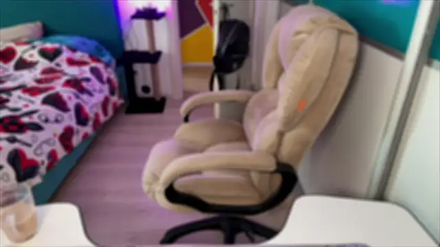 courteous raspberrry online show from October 1, 2025, 11:14 am