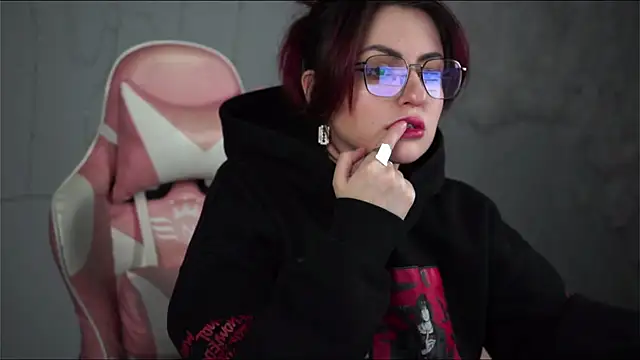 Lana  May online show from March 16, 2025, 11:27 am