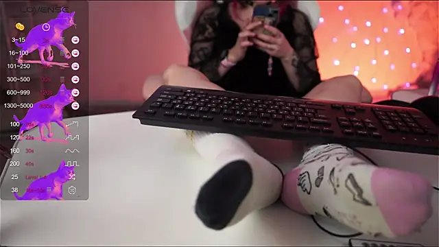 Lana  May online show from March 22, 2025, 2:36 pm