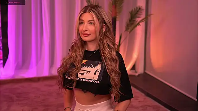 Snapshot of AvaShayy chatting on March 18, 2025, 10:48 pm AvaShayy online show from March 18, 2025, 10:48 pm