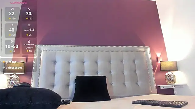 IssyRosse online show from October 29, 2025, 1:43 pm