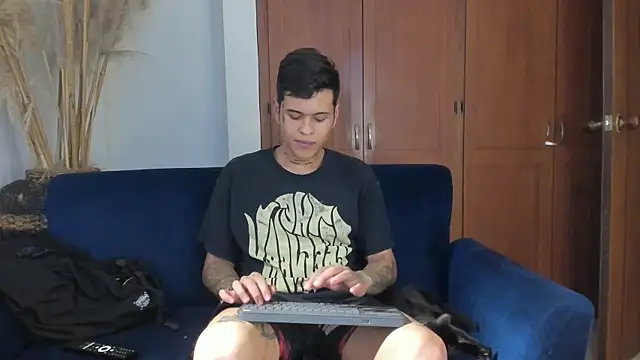 jamesinked  online show from November 25, 2025, 4:02 am