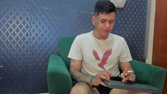 Snapshot of jamesinked_ chatting on October 6, 2025, 5:35 pm jamesinked  online show from October 6, 2025, 5:35 pm