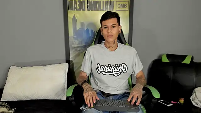 Snapshot of jamesinked_ chatting on March 21, 2025, 7:24 pm jamesinked  online show from March 21, 2025, 7:24 pm