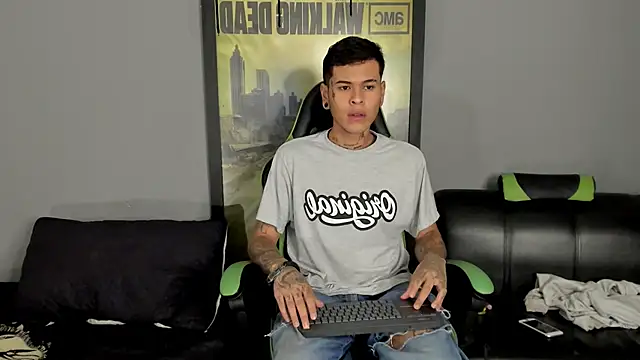 Snapshot of jamesinked_ chatting on March 21, 2025, 4:18 pm jamesinked  online show from March 21, 2025, 4:18 pm