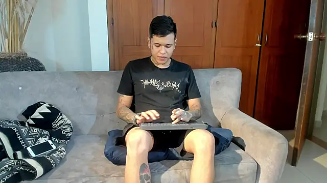 Snapshot of jamesinked_ chatting on October 13, 2025, 7:37 pm jamesinked  online show from October 13, 2025, 7:37 pm