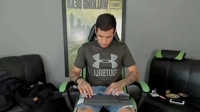Snapshot of jamesinked_ chatting on February 12, 2025, 6:51 pm jamesinked  online show from February 12, 2025, 6:51 pm