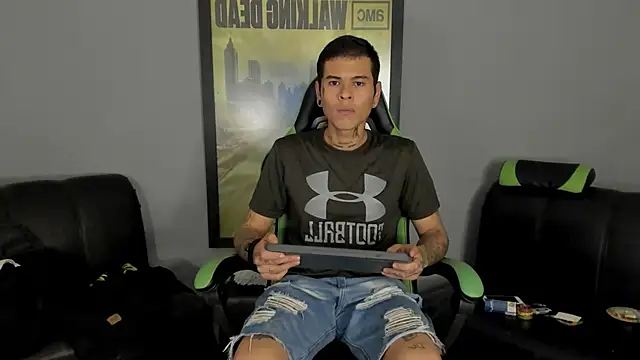 Snapshot of jamesinked_ chatting on February 12, 2025, 10:26 pm jamesinked  online show from February 12, 2025, 10:26 pm