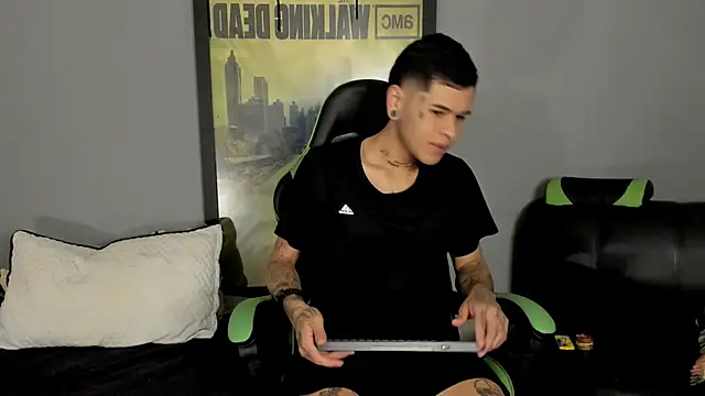 Snapshot of jamesinked_ chatting on March 13, 2025, 8:22 pm jamesinked  online show from March 13, 2025, 8:22 pm