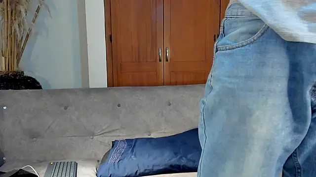 Snapshot of jamesinked_ chatting on October 18, 2025, 2:24 am jamesinked  online show from October 18, 2025, 2:24 am