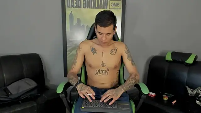 Snapshot of jamesinked_ chatting on February 7, 2025, 5:18 pm jamesinked  online show from February 7, 2025, 5:18 pm