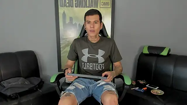 Snapshot of jamesinked_ chatting on February 11, 2025, 5:40 pm jamesinked  online show from February 11, 2025, 5:40 pm