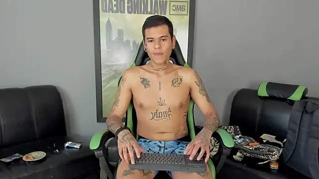 Snapshot of jamesinked_ chatting on February 6, 2025, 8:13 pm jamesinked  online show from February 6, 2025, 8:13 pm
