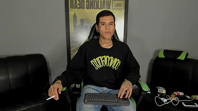 Snapshot of jamesinked_ chatting on February 14, 2025, 4:58 am jamesinked  online show from February 14, 2025, 4:58 am
