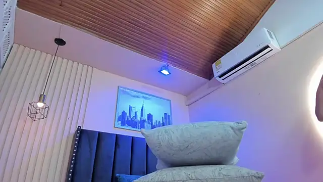 viiolett lee online show from February 21, 2026, 2:30 pm