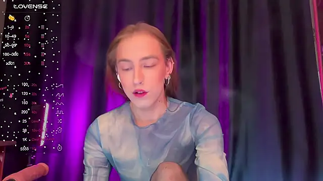 Avril Pearly  online show from December 15, 2025, 12:00 pm