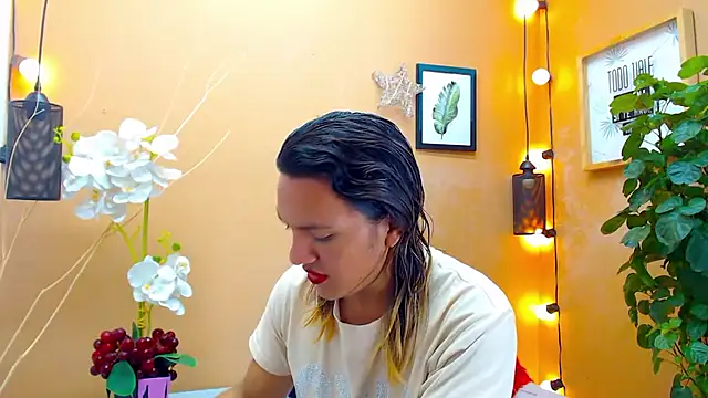 aslyhernandez 7 online show from October 16, 2025, 3:31 pm