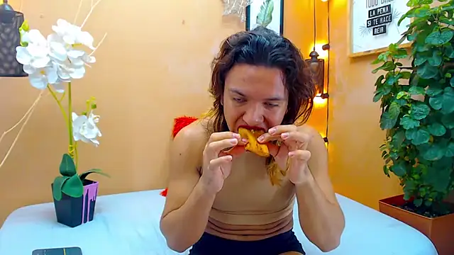 aslyhernandez 7 online show from October 18, 2025, 1:13 pm