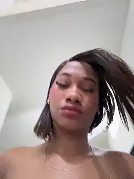 Snapshot of vayoleen chatting on February 8, 2026, 1:03 am vayoleen online show from February 8, 2026, 1:03 am