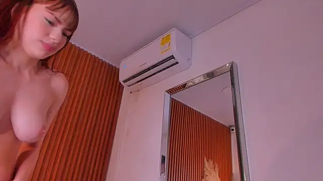 RosarioCruzz online show from April 15, 2026, 11:49 am