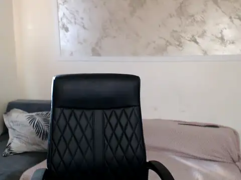kattiehoney online show from May 5, 2026, 5:10 am