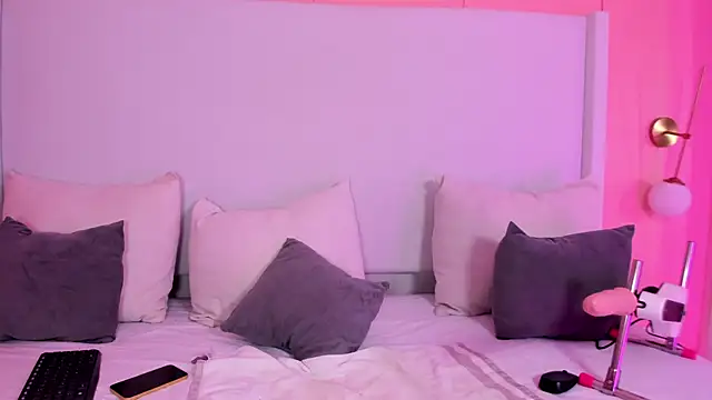 Snapshot of shaina_vasquez chatting on November 28, 2025, 5:18 am shaina vasquez online show from November 28, 2025, 5:18 am