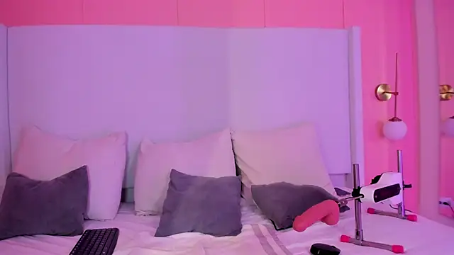 Snapshot of shaina_vasquez chatting on December 15, 2025, 3:56 am shaina vasquez online show from December 15, 2025, 3:56 am