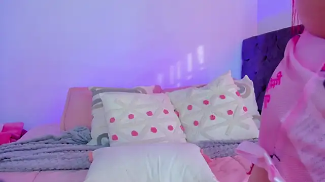 shaina vasquez online show from April 16, 2026, 9:39 pm