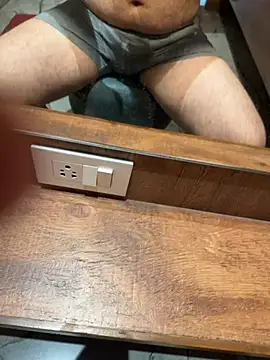 versatile guy01 online show from November 8, 2025, 2:48 am