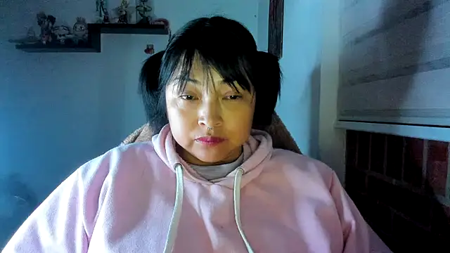 Snapshot of Shaddycute_ chatting on August 4, 2026, 9:47 am Shaddycute online show from August 4, 2026, 9:47 am