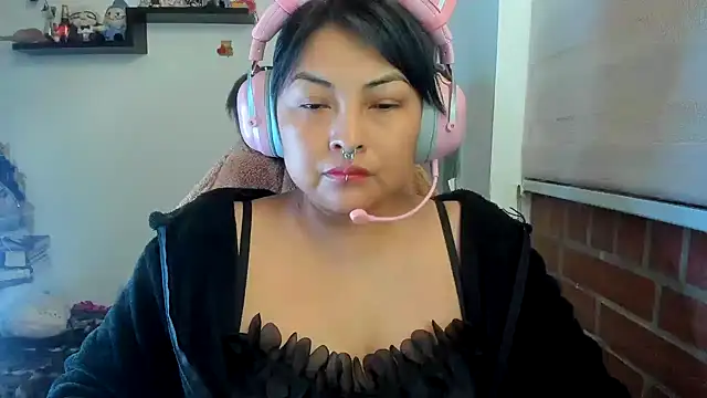 Snapshot of Shaddycute_ chatting on April 29, 2026, 5:30 pm Shaddycute online show from April 29, 2026, 5:30 pm
