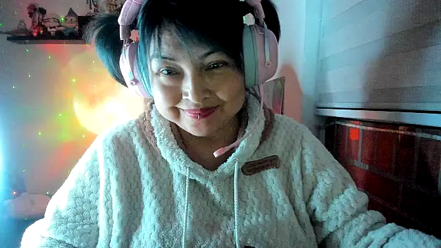 Snapshot of Shaddycute_ chatting on May 21, 2026, 3:48 am Shaddycute online show from May 21, 2026, 3:48 am