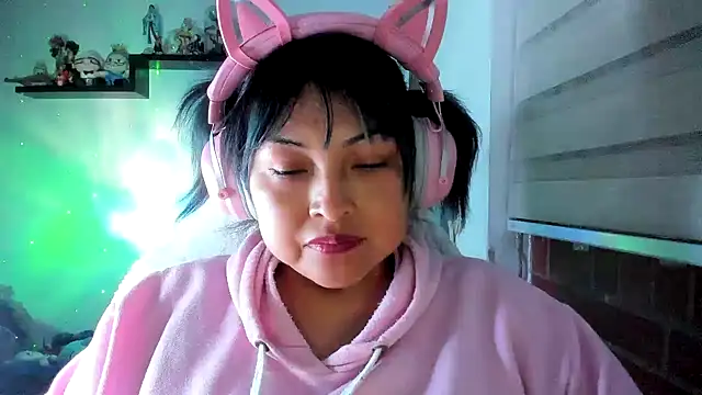 Snapshot of Shaddycute_ chatting on June 2, 2026, 4:12 am Shaddycute online show from June 2, 2026, 4:12 am