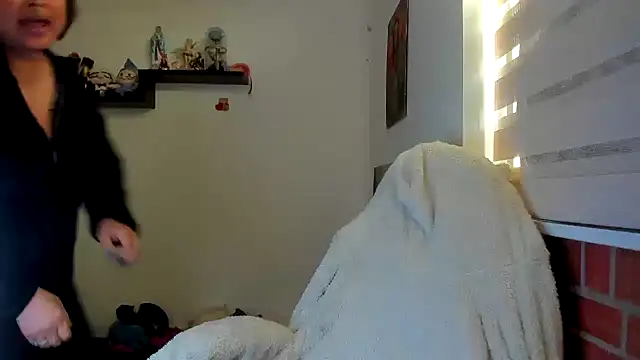Snapshot of Shaddycute_ chatting on May 25, 2026, 12:26 pm Shaddycute online show from May 25, 2026, 12:26 pm