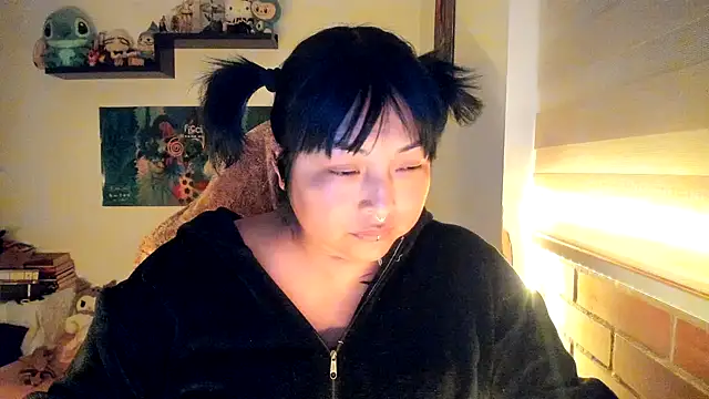 Snapshot of Shaddycute_ chatting on February 12, 2026, 2:44 am Shaddycute online show from February 12, 2026, 2:44 am