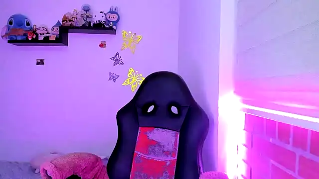 Snapshot of Shaddycute_ chatting on November 10, 2025, 9:53 pm Shaddycute online show from November 10, 2025, 9:53 pm