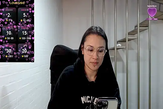 Jessie Desire online show from September 28, 2025, 10:50 pm