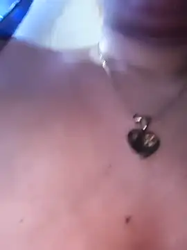 florecita9 online show from April 16, 2026, 3:57 pm