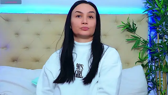 DaliyaArabian online show from December 16, 2025, 1:04 pm