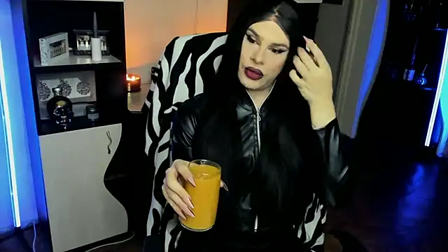 EvelynLexy online show from March 5, 2026, 6:48 pm